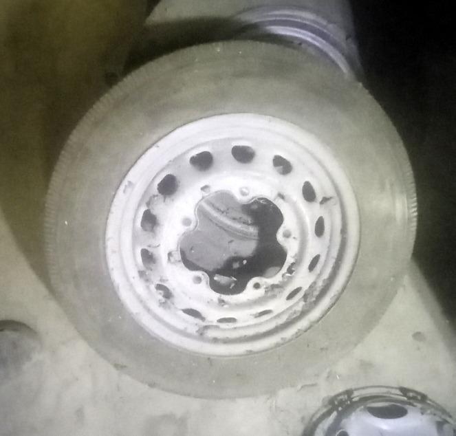 RENAULT Juvaquatre 3 roues LesAnciennes.com