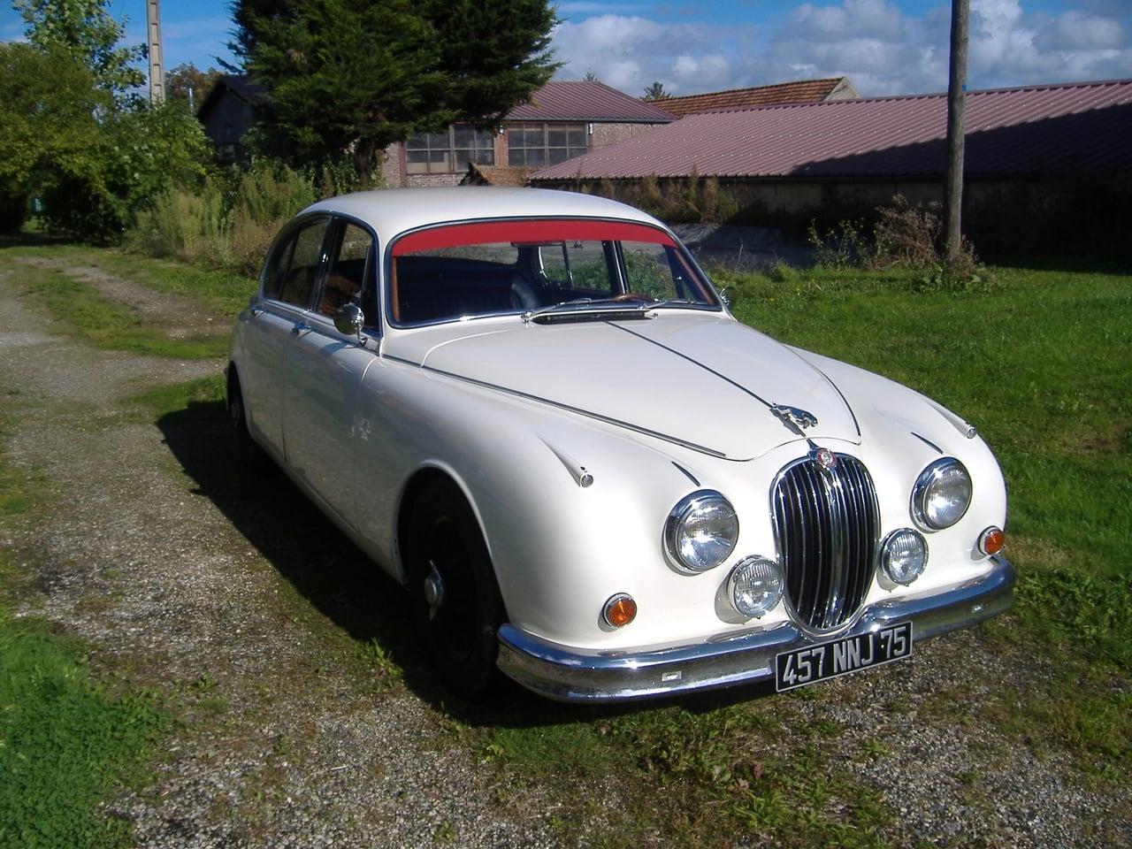 1963 Jaguar Mk2 3.8 MOD LesAnciennes.com
