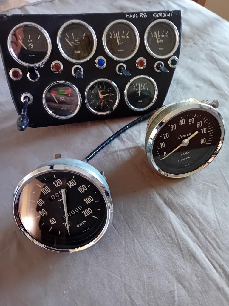 Compteurs de RENAULT 8 (R8) GORDINI LesAnciennes.com