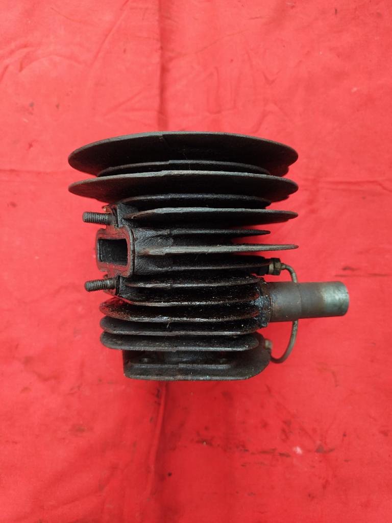Cylindre PUCH 250 S4 LesAnciennes.com