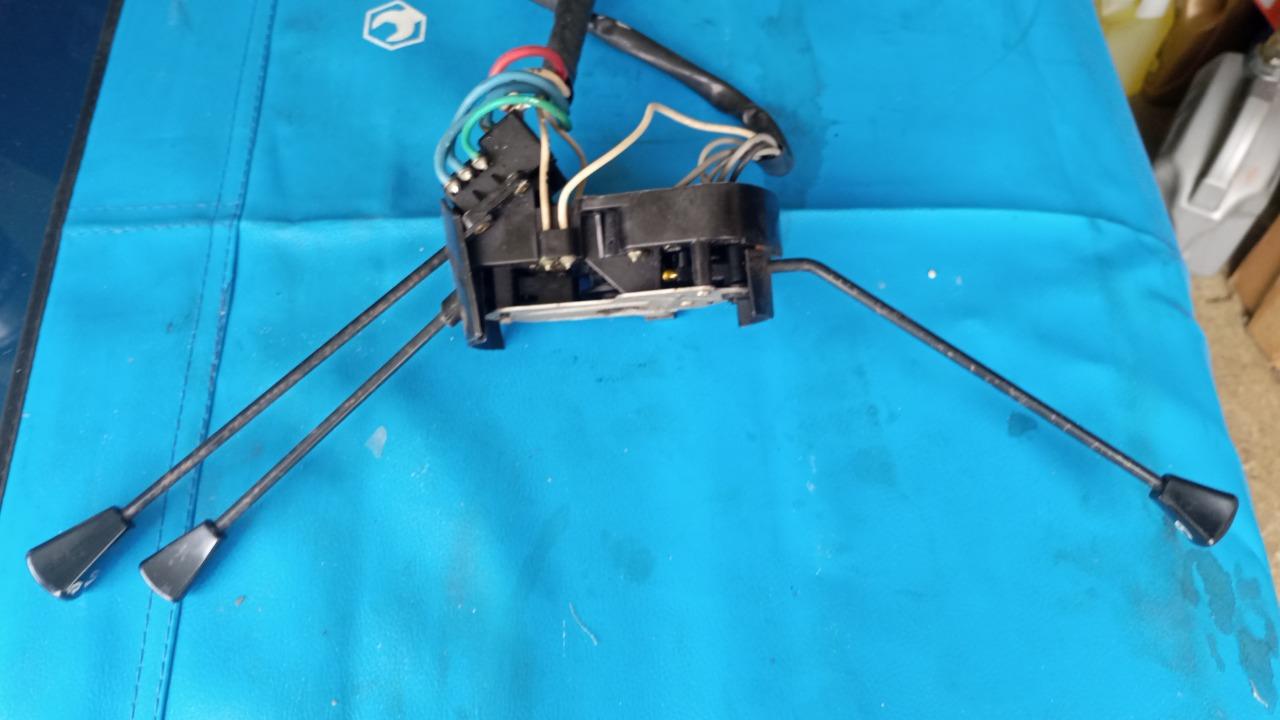 Commodo éclairage Simca 1100 LesAnciennes.com