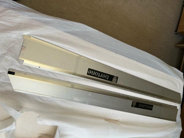 Couvre seuils pour Lamborghini Miura LesAnciennes.com