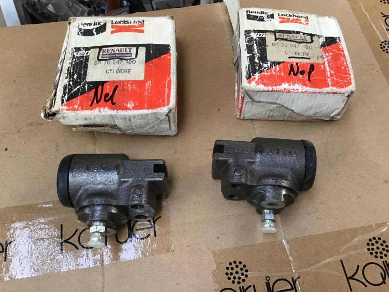 CYLINDRES ROUE AVANT RENAULT GOÉLETTE LesAnciennes.com