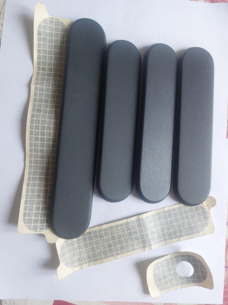 PEUGEOT 205 enjoliveurs de custode LesAnciennes.com