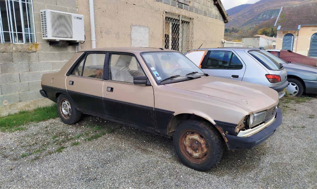 PEUGEOT 305 SR - 1979 LesAnciennes.com