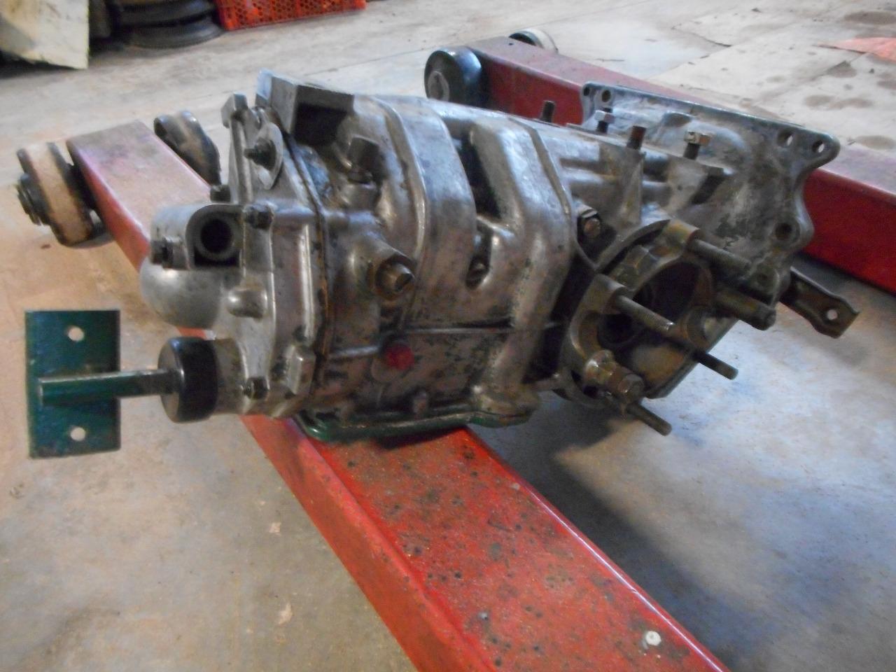 Pièces RENAULT Dauphine ondine , R8 , floride LesAnciennes.com