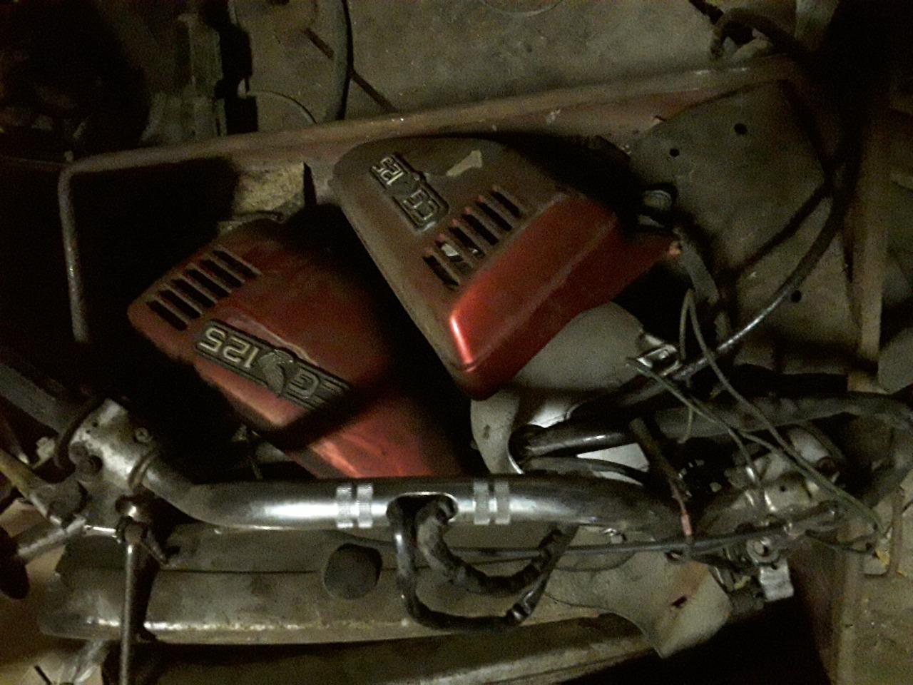 Lot de pièces HONDA CG 125 LesAnciennes.com