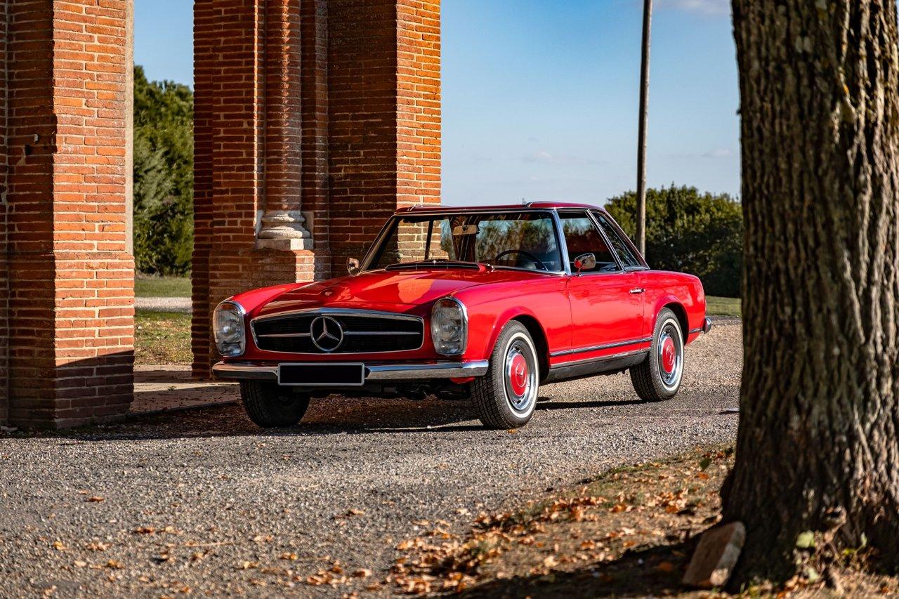 1969 Mercedes-Benz 280SL 'Pagoda' with Hardtop LesAnciennes.com