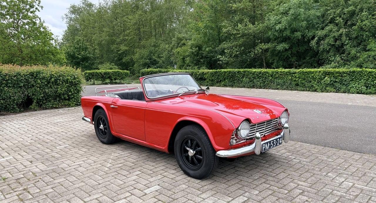 1961 Triumph TR4 LesAnciennes.com