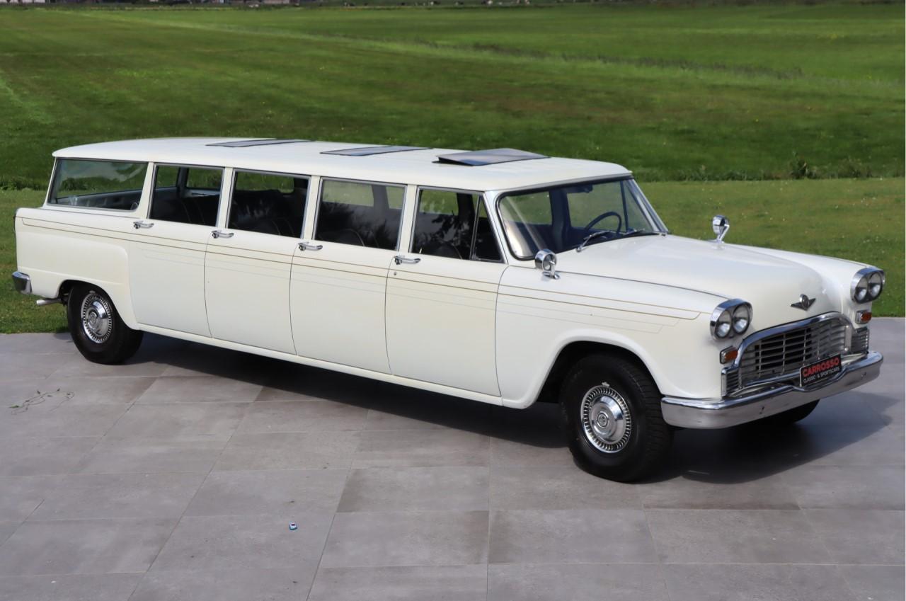 CHECKER Aerobus Stationwagon - 1964 LesAnciennes.com
