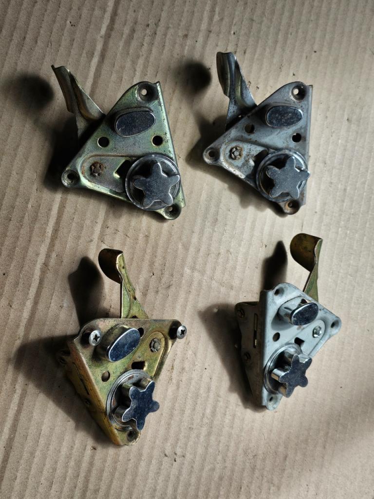 Serrure de porte CITROEN DS Pallas LesAnciennes.com