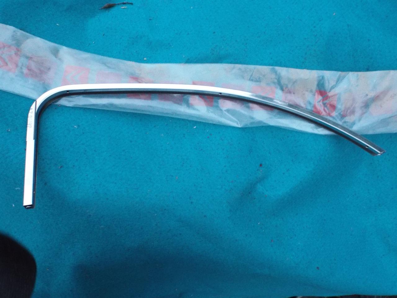 Entourage de vitre CITROEN 2CV AZ LesAnciennes.com