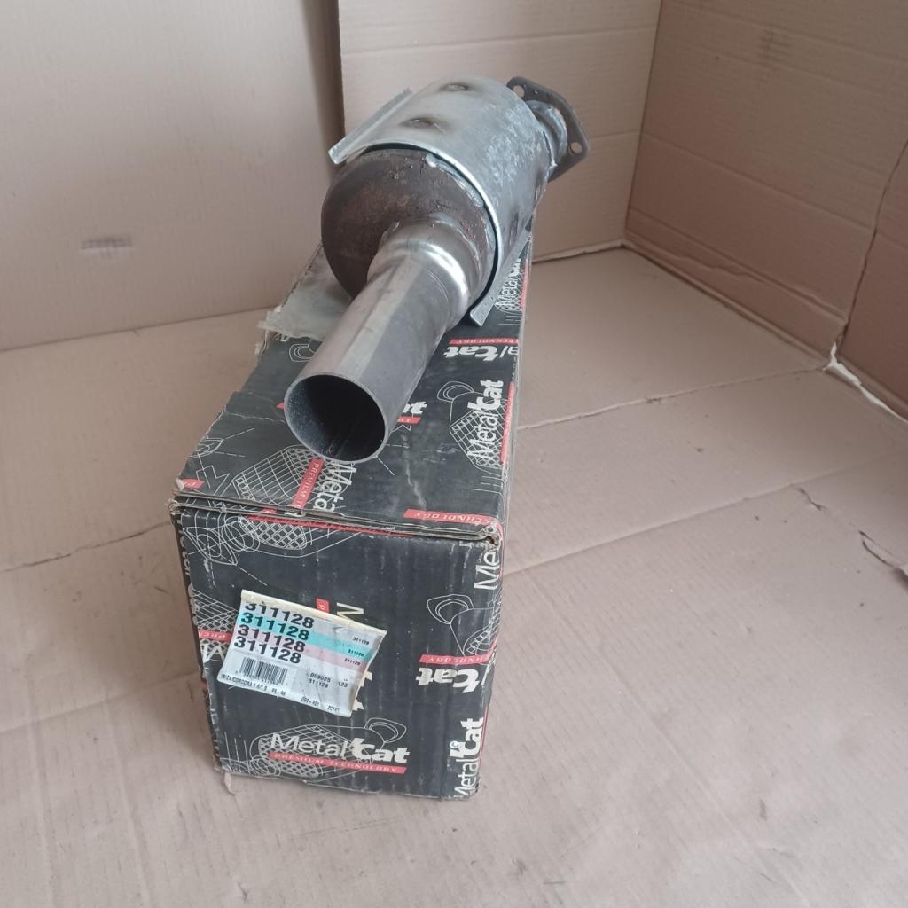 Catalyseur Seat Ibiza II 1.6i 1.8i Cordoba I 1.6i LesAnciennes.com