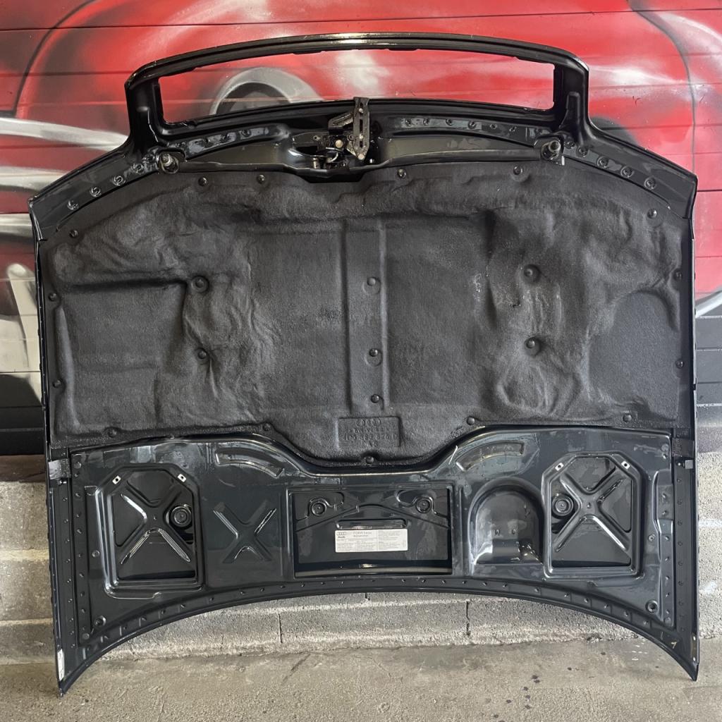 Pièces Capot Moteur AUDI A8 D2 LesAnciennes.com