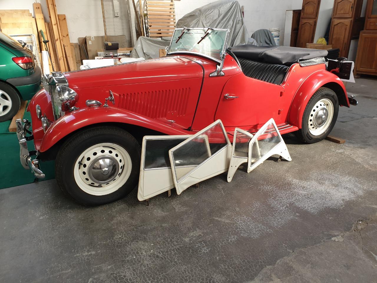 MG TD cabriolet - 1952 LesAnciennes.com