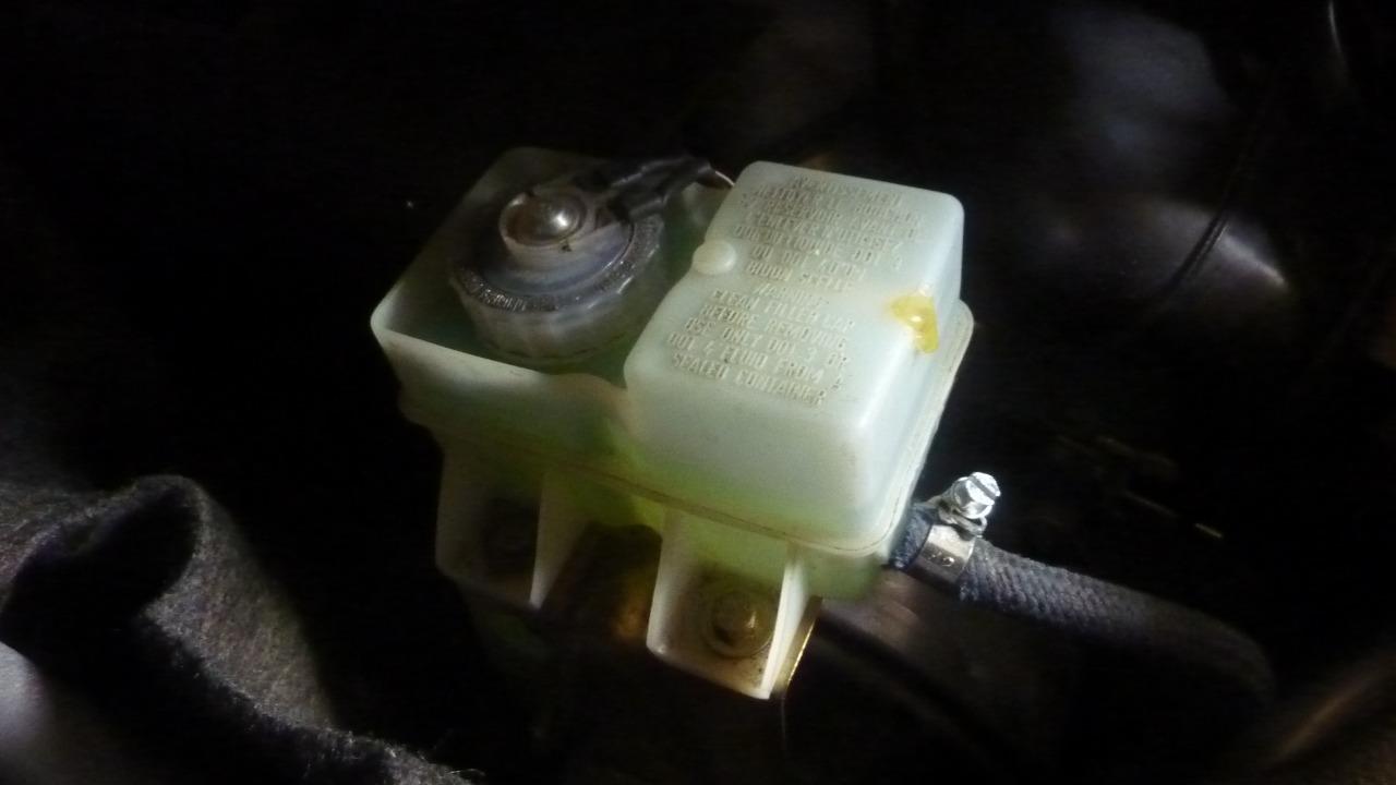 Bocal looked freins PORSCHE 911 3,2 L 1987 LesAnciennes.com