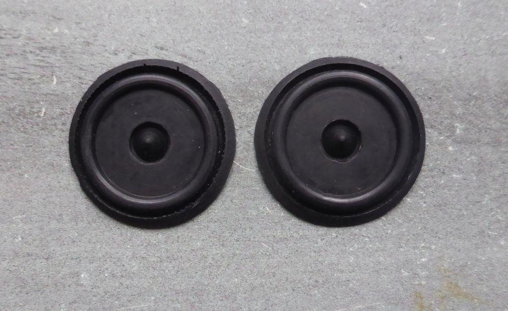 Caoutchouc semelle ronde avec épaulement de fixat. LesAnciennes.com