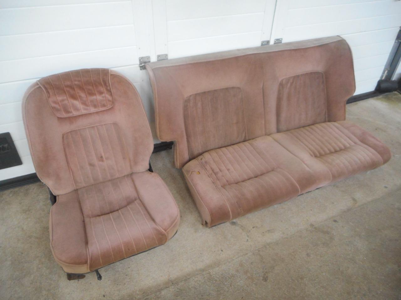 Sièges PEUGEOT 504 coupé LesAnciennes.com