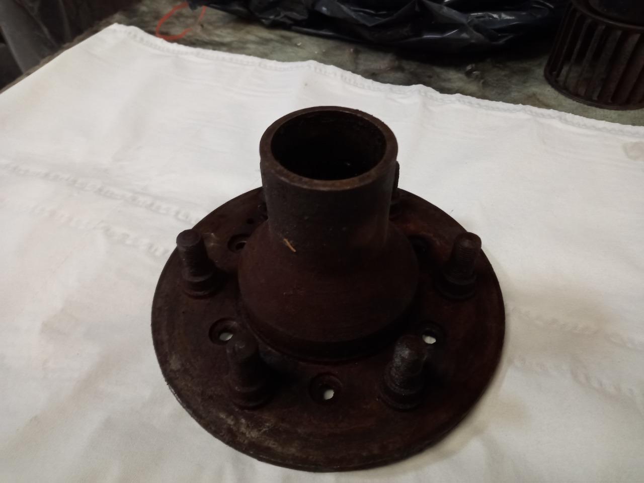 Moyeu RILEY 12 LesAnciennes.com