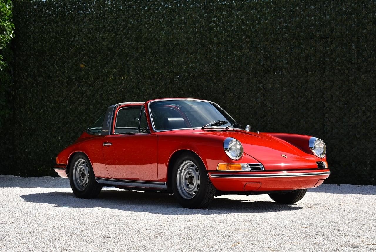 1971 Porsche 911T Targa Sportomatic 2,2L "Nut and  LesAnciennes.com