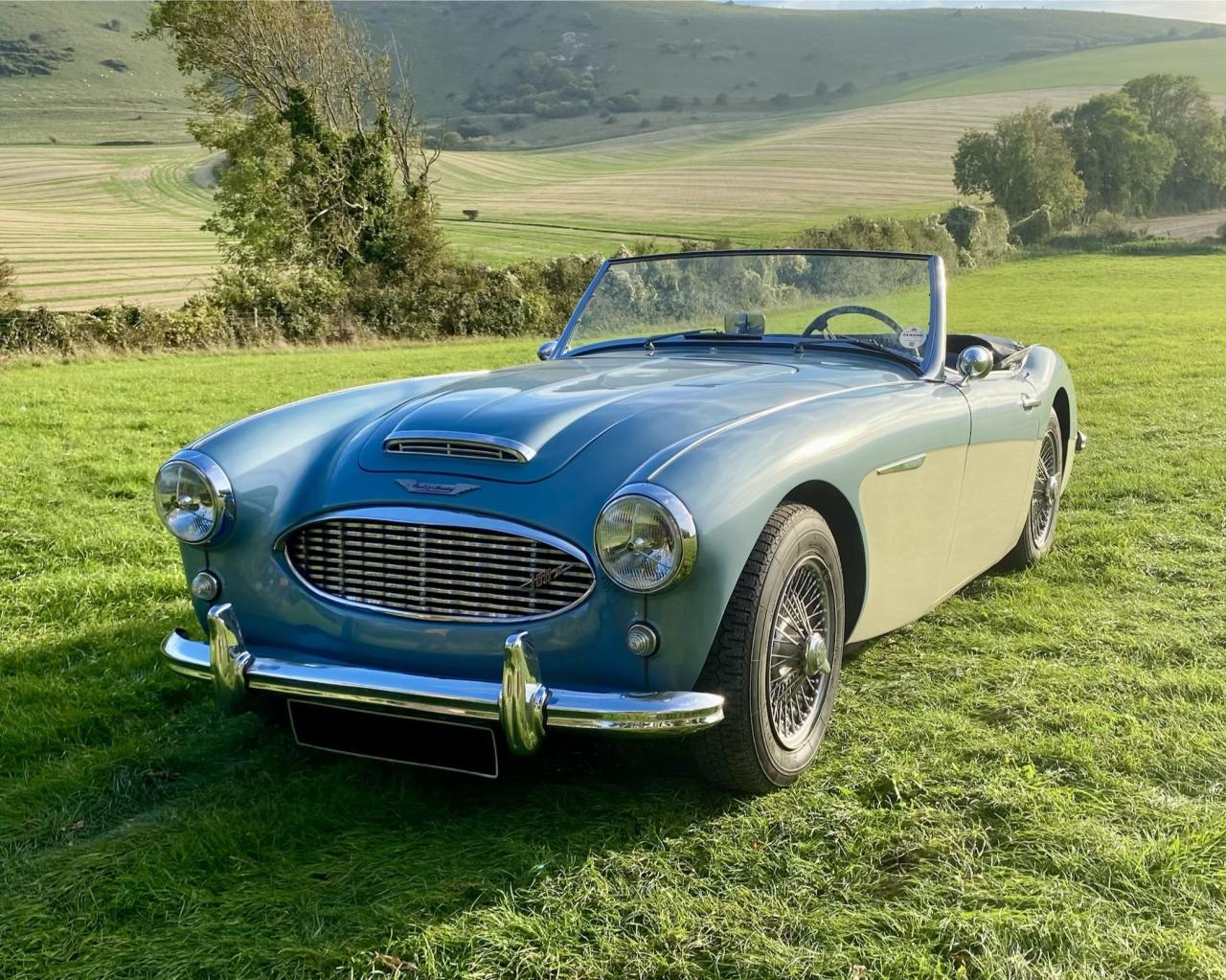1957 Austin-Healey 100-6 BN4 LesAnciennes.com