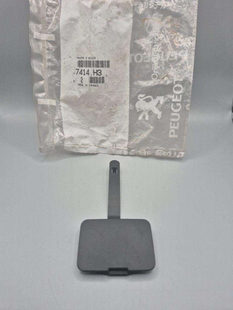 Trappe accés de Pare-Choc AV PEUGEOT 406 LesAnciennes.com