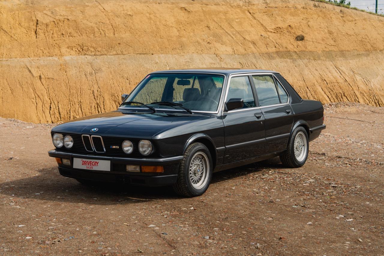 BMW M5 E28 coupé - 1986 LesAnciennes.com