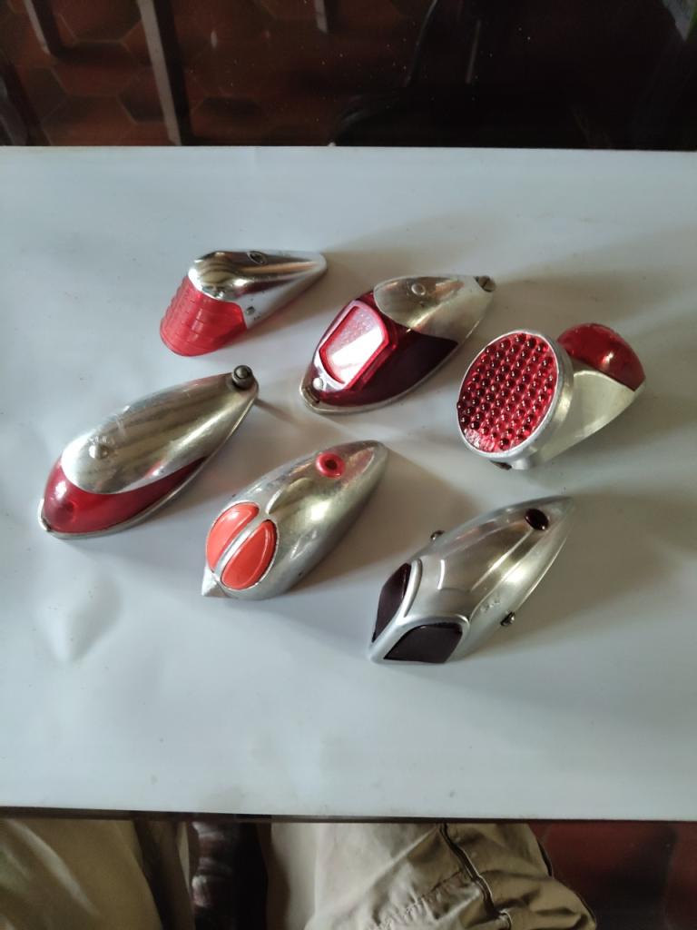 Lot feux neufs d'époque pour vélos LesAnciennes.com