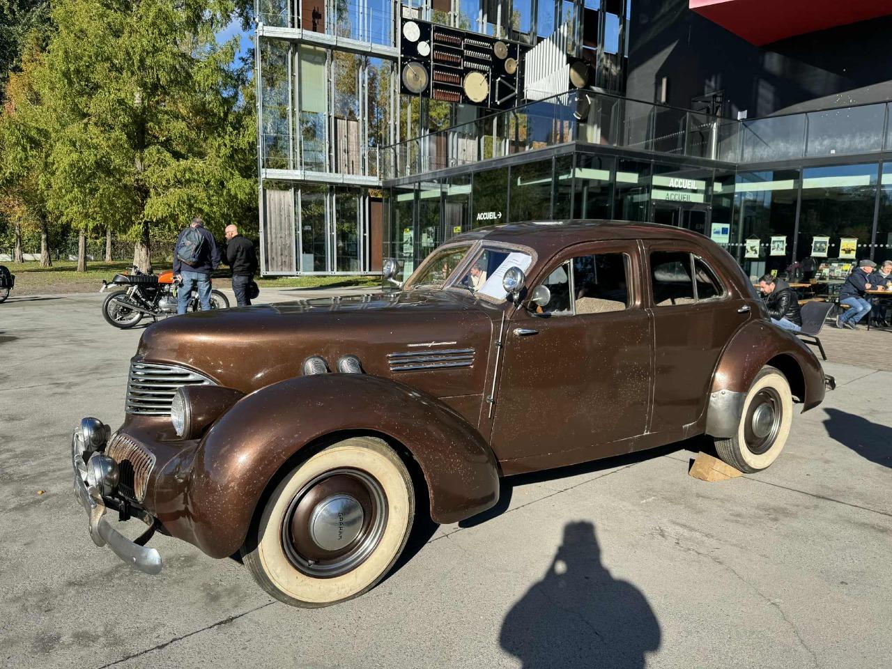 GRAHAM Supercharged HOLLYWOOD - 1941 LesAnciennes.com