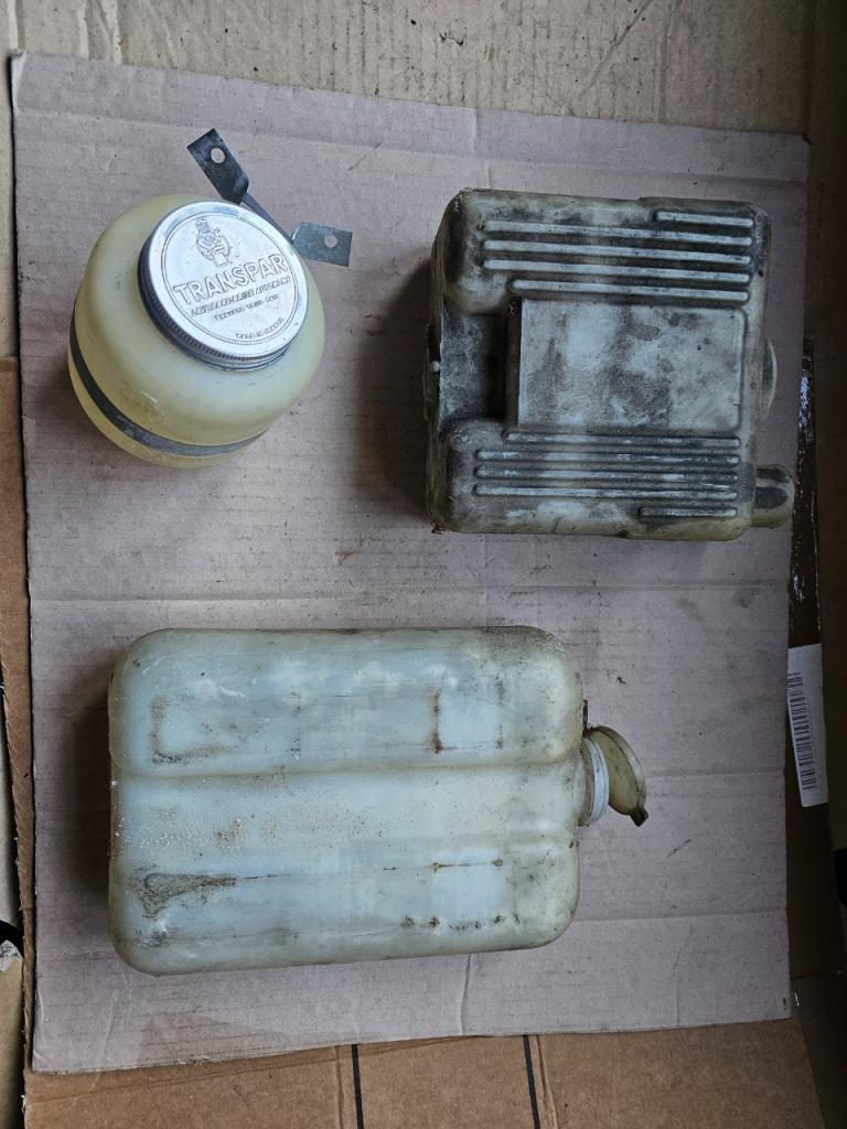 Bocal lave glace CITROEN DS LesAnciennes.com