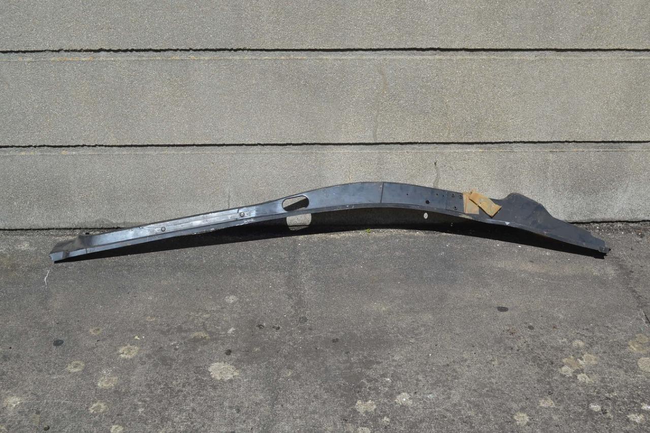 Doublure montant baie pare-brise DTE PEUGEOT J9 LesAnciennes.com