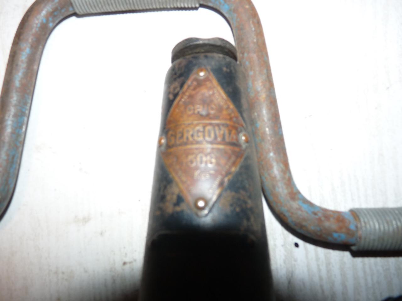 Cric Gergovia pour autos anciennes LesAnciennes.com