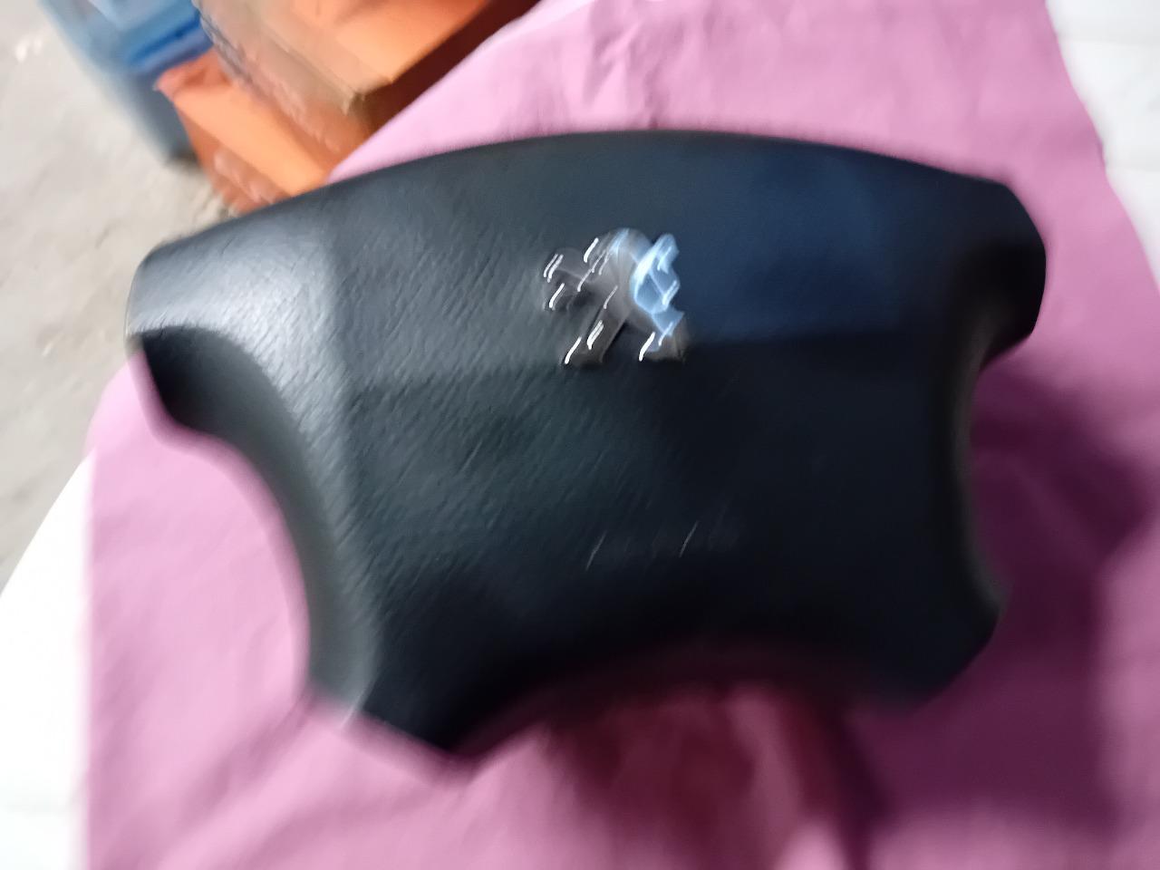 Airbag de volant Peugot 406 coupe LesAnciennes.com