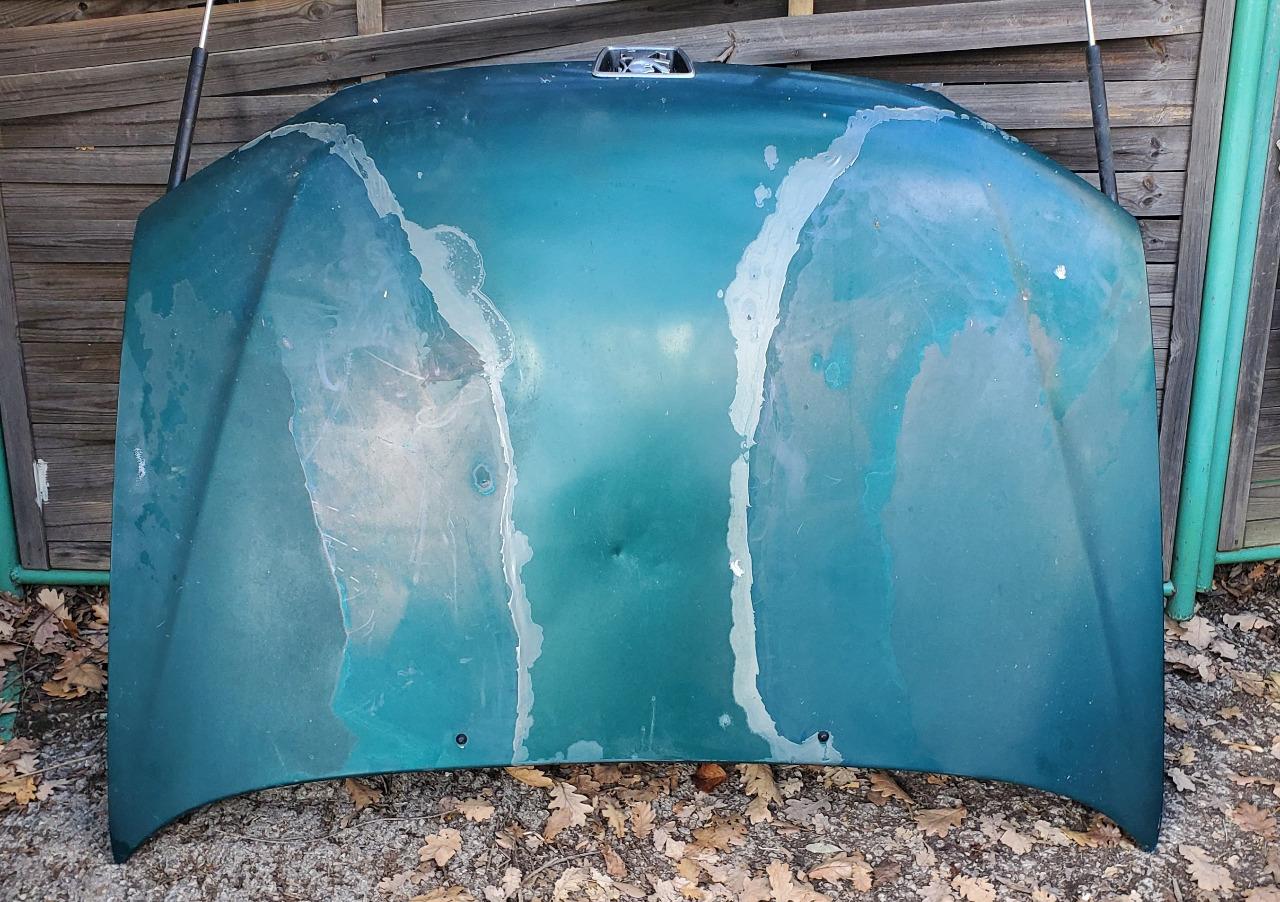 Capot PEUGEOT 106 pas parfait mais correct LesAnciennes.com