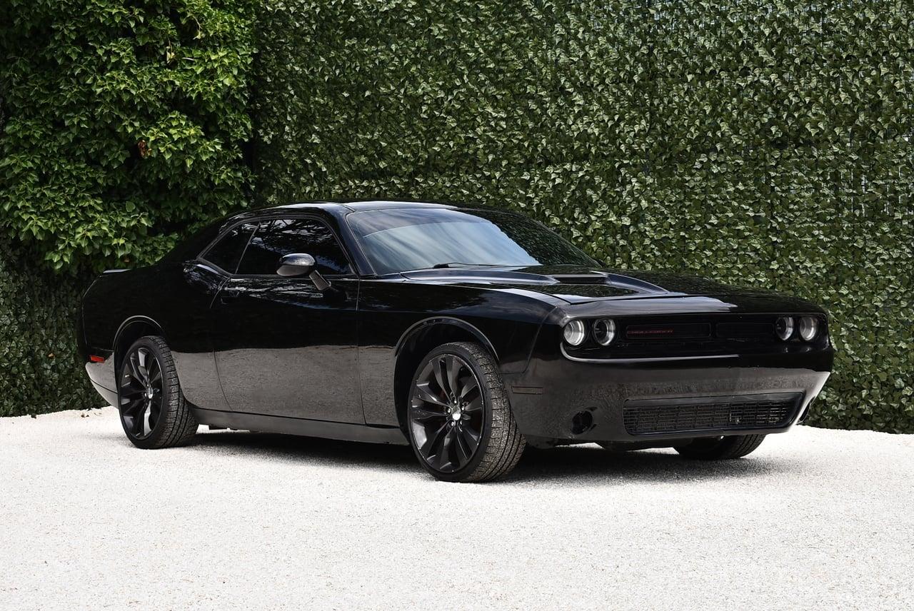 2018 Dodge Challenger Coupe 3.6L V6 LesAnciennes.com