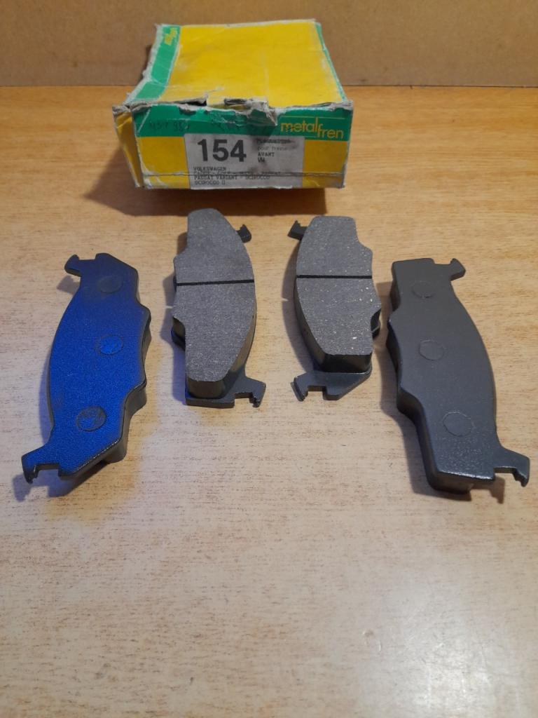Plaquettes de frein avant golf I II MGA154 LesAnciennes.com