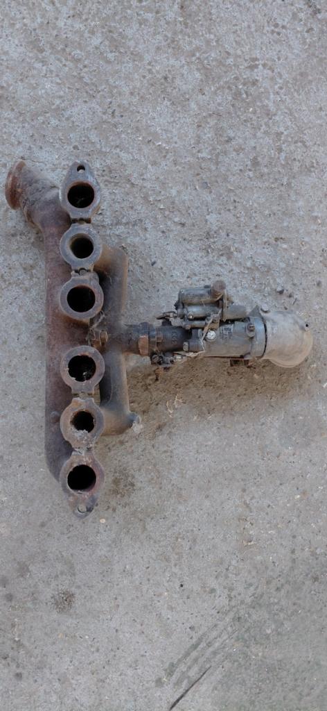 Carbu et collecteur Primaquatre LesAnciennes.com