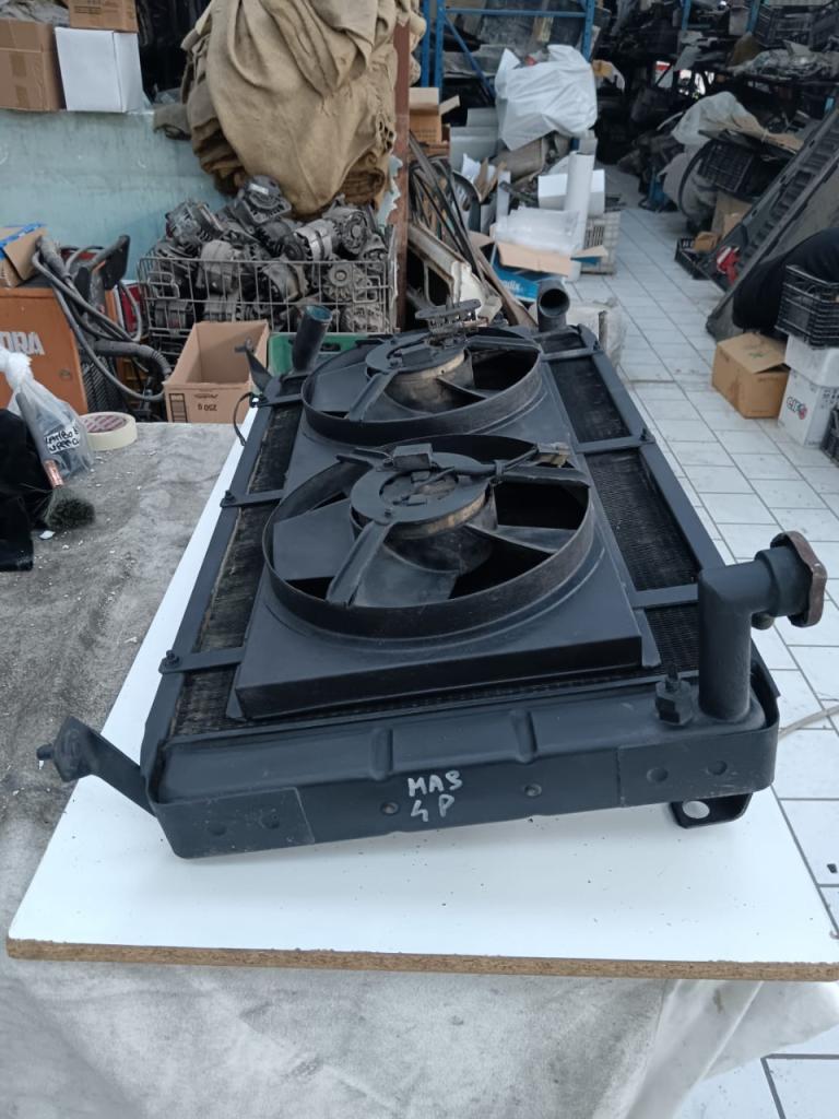 Radiateur d'eau Maserati Quattroporte série 3 LesAnciennes.com