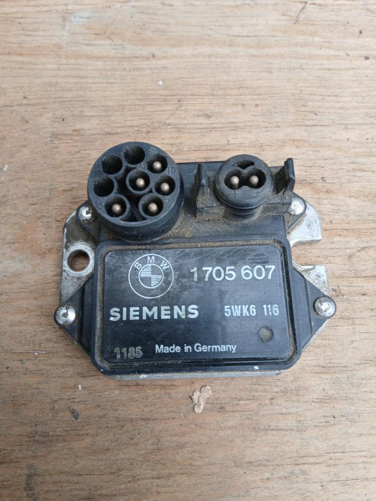 Module BMW 320 E30 LesAnciennes.com