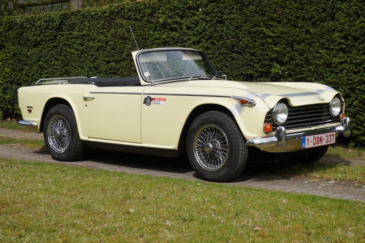 1968 Triumph TR250 LesAnciennes.com