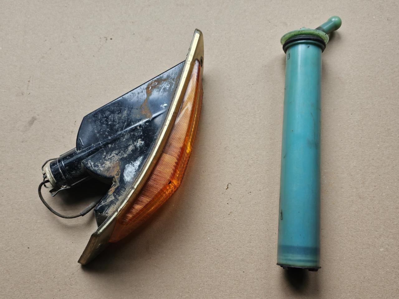 Clignotant et tube lhm CITROEN DS LesAnciennes.com