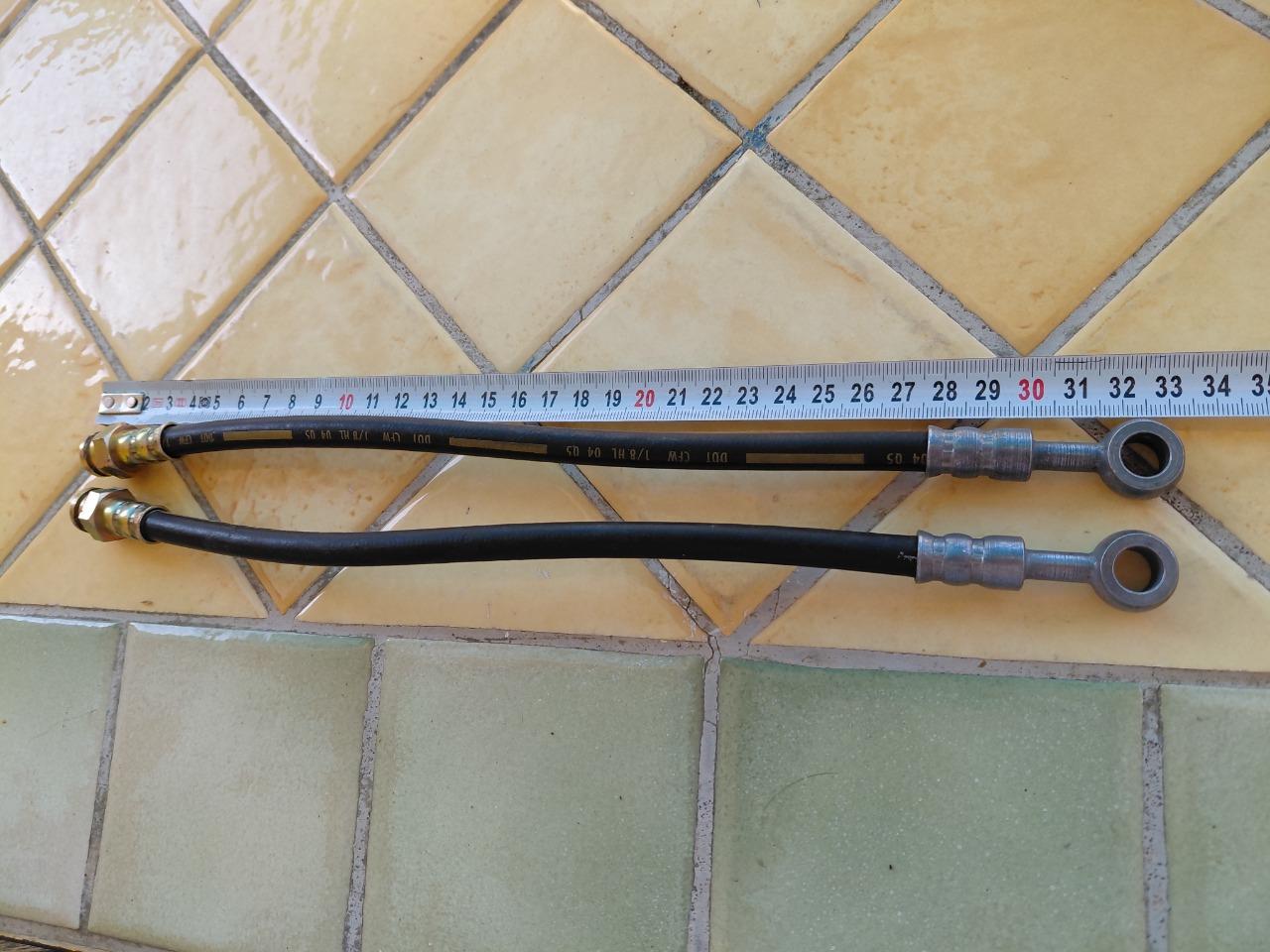 Flexibles de frein R16TX LesAnciennes.com