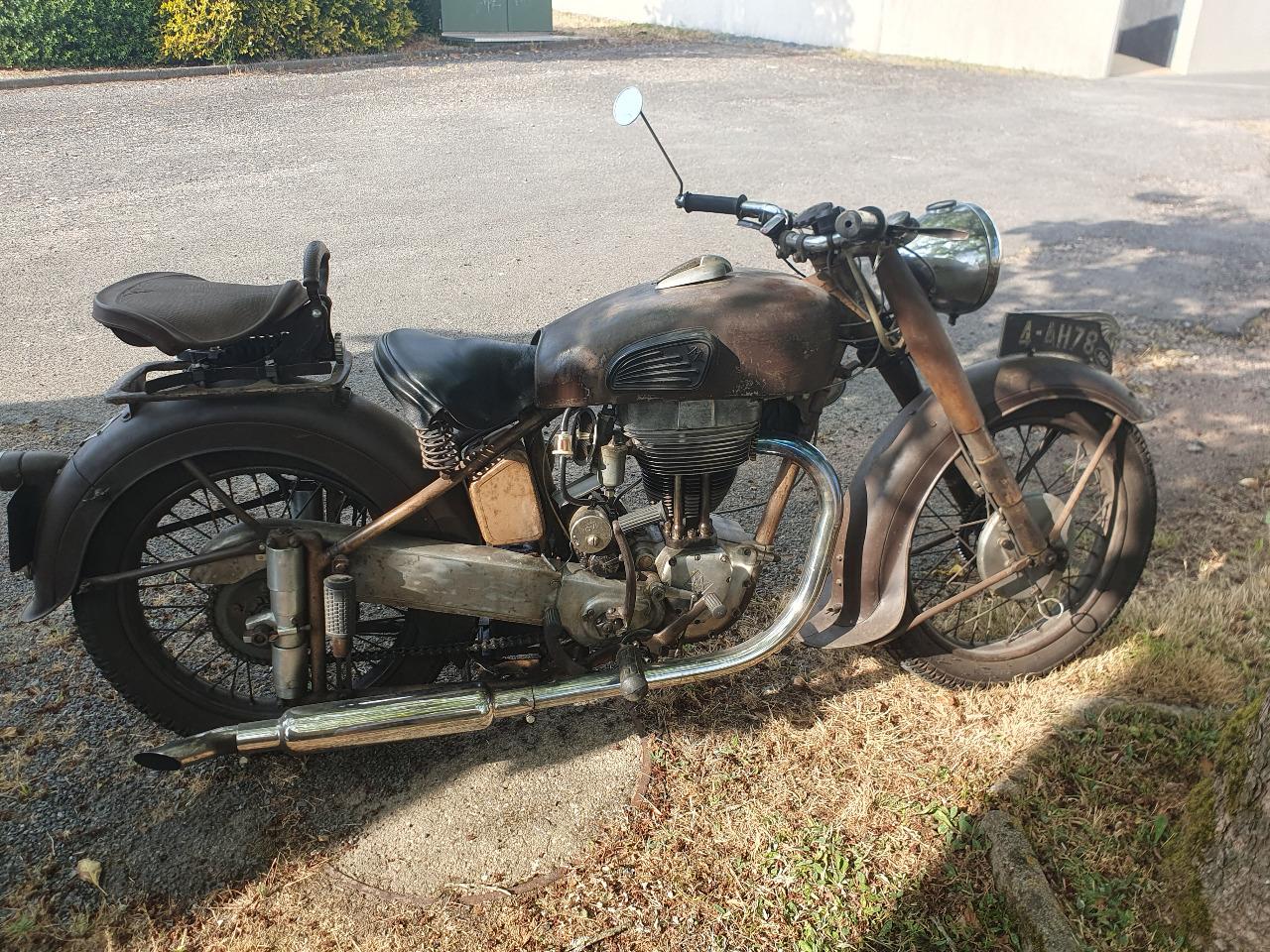 MOTOBECANE R46c Superculasse 350 cm3 - 1951 LesAnciennes.com