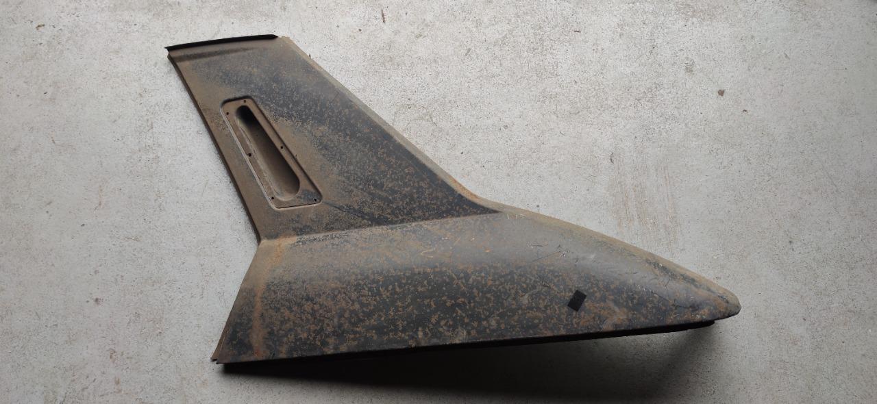 Custode arrière gauche SIMCA 1100 LesAnciennes.com