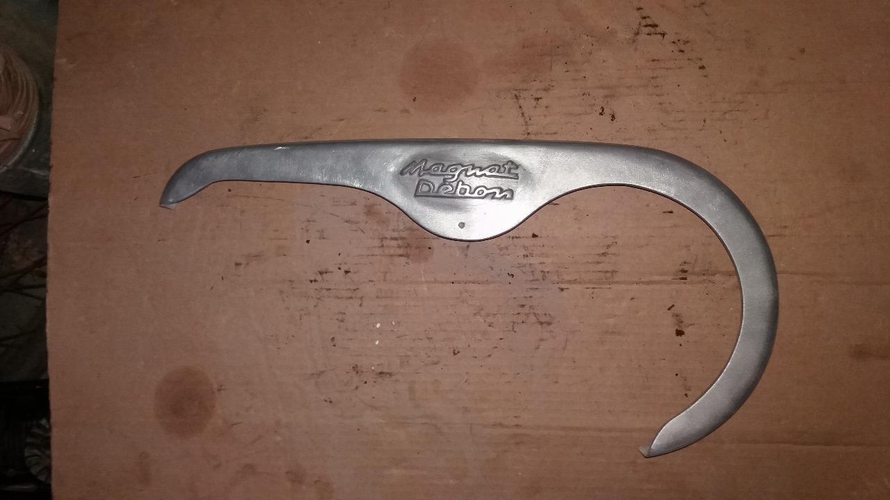 Couvre chaine MAGNAT DEBON magnat debon ,terrot ma LesAnciennes.com