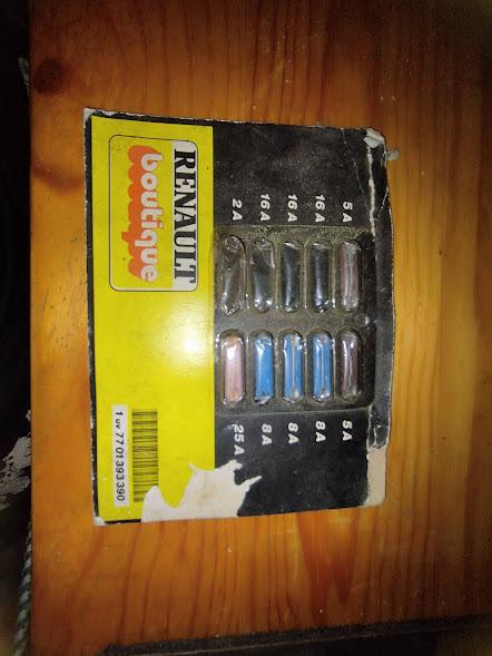 Fusible RENAULT renault renault LesAnciennes.com