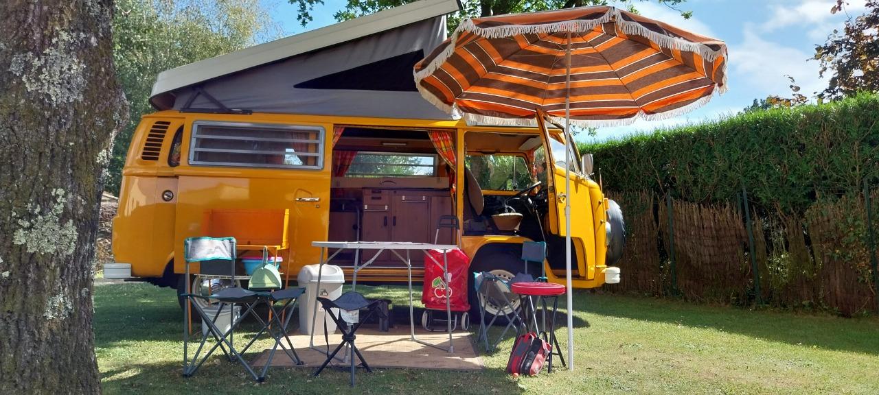 VOLKSWAGEN Combi T2B - 1977 LesAnciennes.com