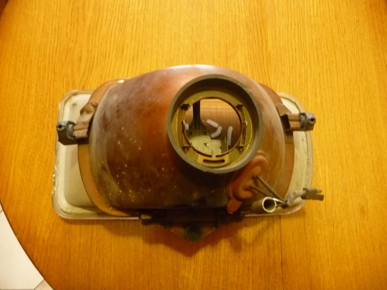 Pièces RENAULT 15 PHASE 2 OPTIQUE PHARE DROIT LesAnciennes.com