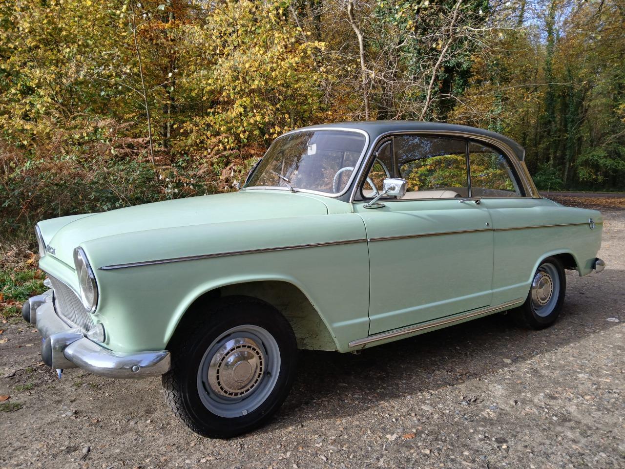 SIMCA Aronde MONACO - 1962 LesAnciennes.com