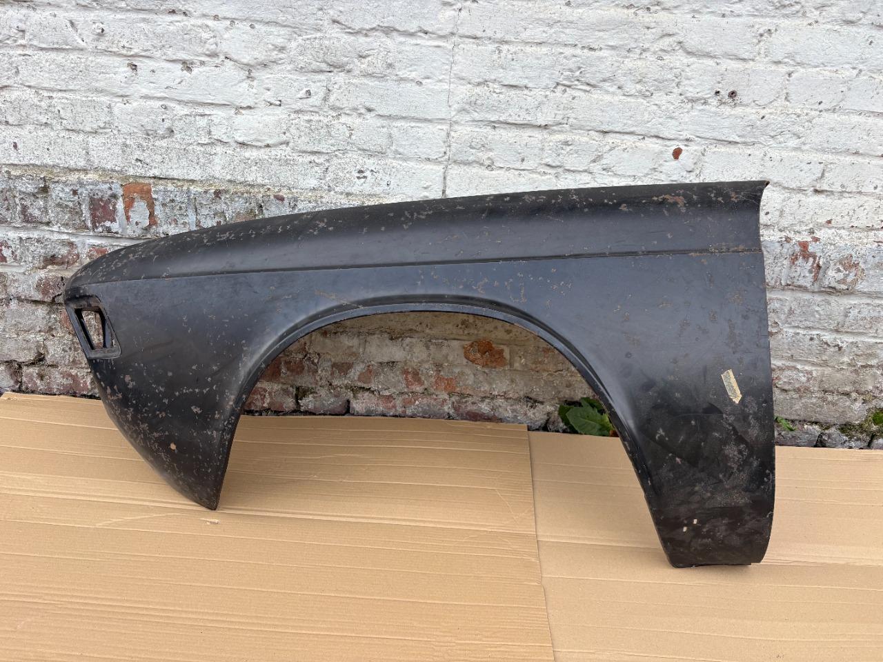 Aile BMW 3.0 LesAnciennes.com